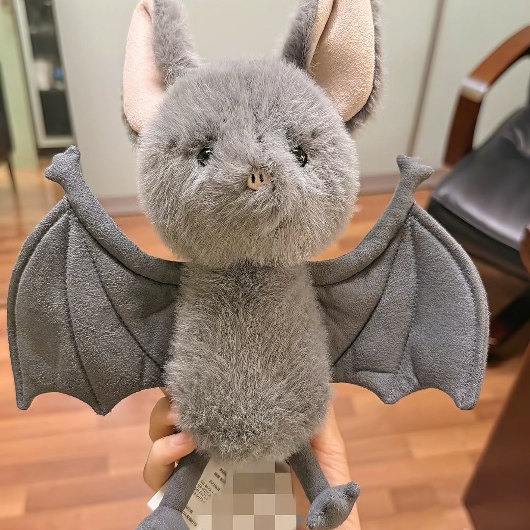 🦇🎃 ¡Espeluznante y Adorable! El Peluche Colgante de Murciélago de Halloween 🎃🦇