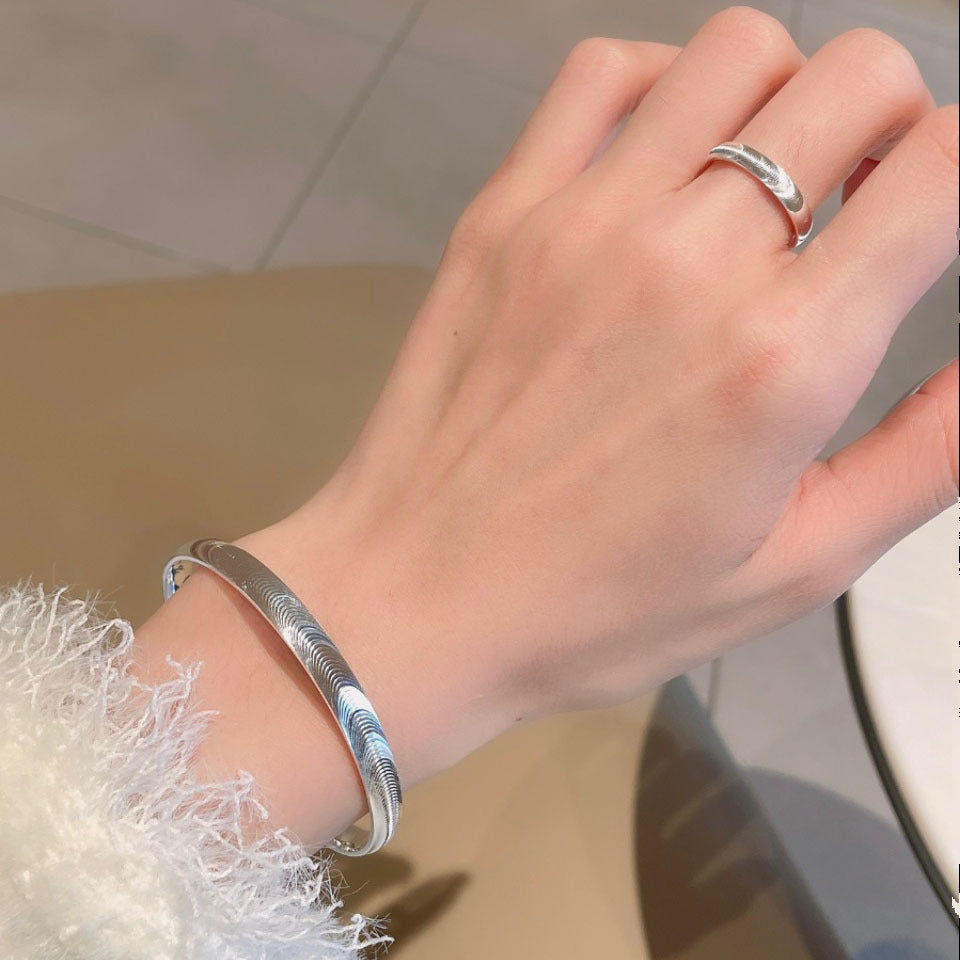 💍✨ Captura el Resplandor Misterioso – Anillo de Piedra Ojo de Gato con Pulido Espejo ✨💍