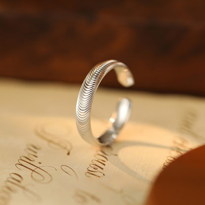 💍✨ Captura el Resplandor Misterioso – Anillo de Piedra Ojo de Gato con Pulido Espejo ✨💍